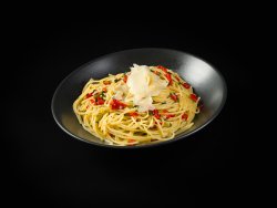 Spaghete Aglio Olio e Peperoncino image