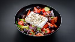 Horiatiki (salată grecească) image