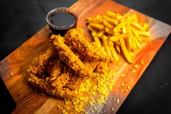 Crispy chicken french fries & homemade sauce 5pcs image