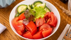 Salată asortată de sezon image