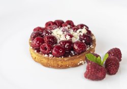 Raspberry and white chocolate tart image
