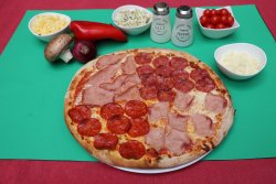30% reducere: Pizza Quattro Carni image