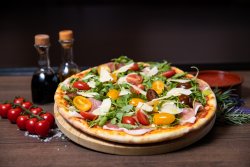1+1 GRATUIT: Pizza Quattro Formaggi image