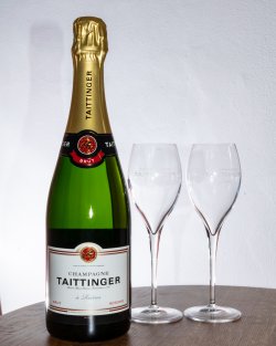 1 Champagne Taittanger + 2 pahare Taittanger CADOU