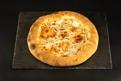 Pizza quattro formaggi cu blat normal 28 cm image