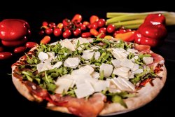 Pizza con rucola image