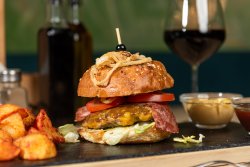 Burger Small Tinecz angus image