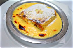 Clătită cu brânză dulce și sos de vanilie image