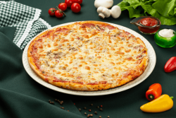 Pizza Salami e funghi single image