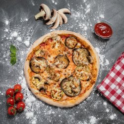 Pizza Vegetariană image