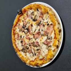 Pizza Prosciutto e funghi image