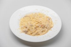 Spaghetti cu pui si ciuperci image