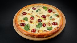 Pizza Gorgonzola și struguri image