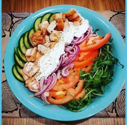 Salată de pui image