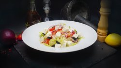 Salată grecească image