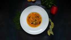 Ciorbă de fasole cu ciolan image