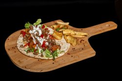 Gyros cu fasole bătută și pomana porcului image
