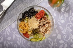 Salată cu pui image