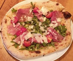 Pizza Rucola & Crudo image