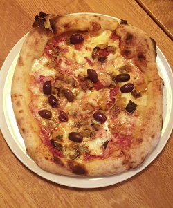 Pizza Vegetariana image