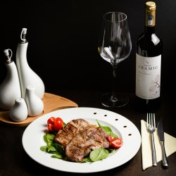 Ceafă de porc la grătar image