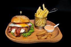 Burgerul Haiducului image