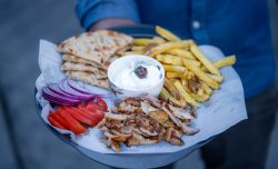 Gyros de porc la farfurie image