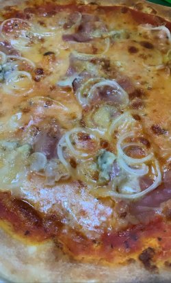 Pizza Pomo D’oro image