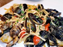 Spaghetti allo Scoglio (fructe de mare) image