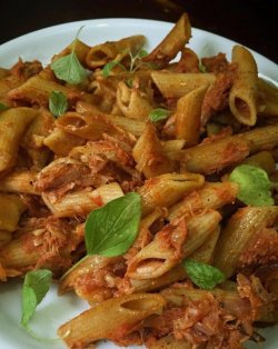 Penne integrale Al Tonno image