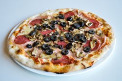 Pizza Quattro Stagioni image
