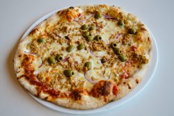 Pizza Tonno image