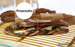 Sandwich cu prosciutto image