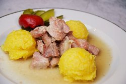 Pomana porcului cu mămăliguță/ Pork stew with polenta image