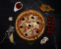 Pizza Classica image