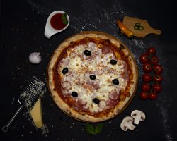 Pizza con Carne image