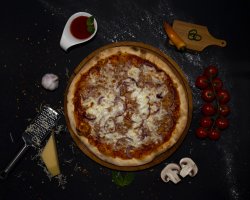 Pizza Tonno e cipolla image