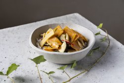 Green curry cu dovleac, bambus și vânătă image
