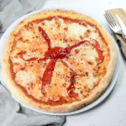 Pizza spicy pepper margherita image