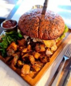 Giant 2kg burger challenge image