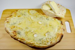 Pinsa Quattro Formaggi image