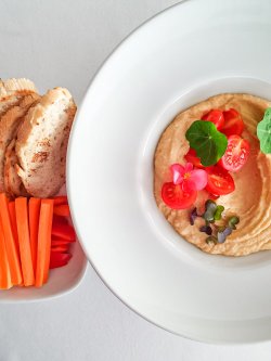 Hummus cu legume image