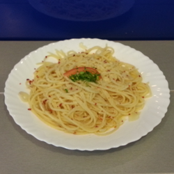 Spaghetti aglio, olio e peperoncino (picant) image