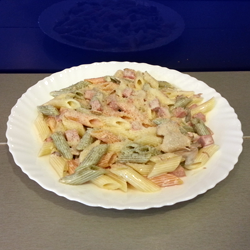Penne cu smantana, ciuperci si sunca image