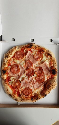 Pizza Prosciutto e salami image