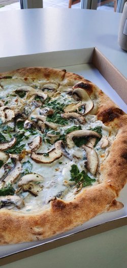 Pizza Spinaci e funghi ( vegana, de post ) image