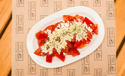Salată de roșii cu brânză Feta image