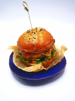 Burger de vită + Cadou Bere Corona 0.33 image