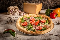 Pizza Prosciuto Crudo 32 cm image