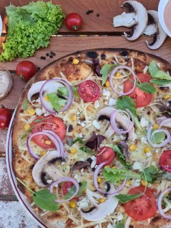 Pizza Vegetariană image